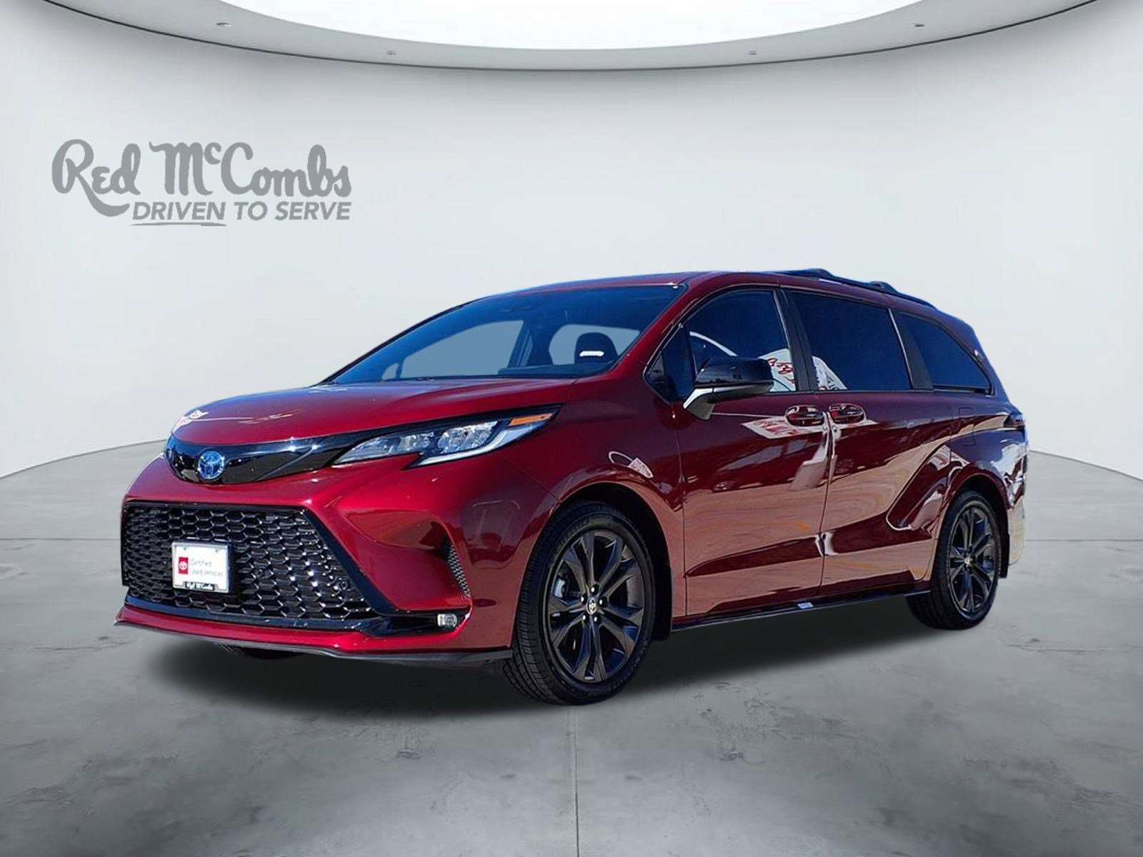2025 Toyota Sienna XSE's photo