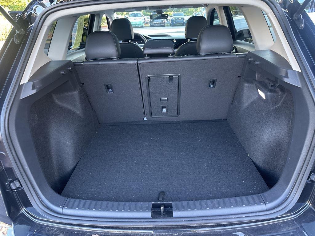 2024 Volkswagen Taos SE photo 18