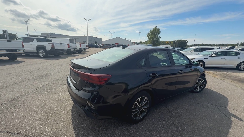 2023 Kia Forte LXS photo 9