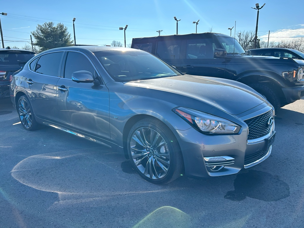 2017 INFINITI Q70L 3.7's photo