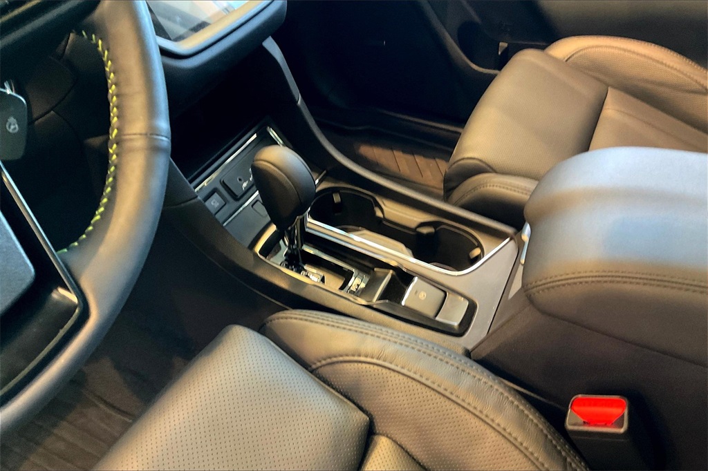 2025 Subaru Ascent Onyx Edition Touring photo 4