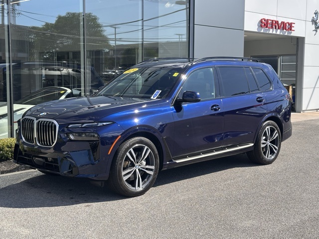 2024 BMW X7 40i's photo