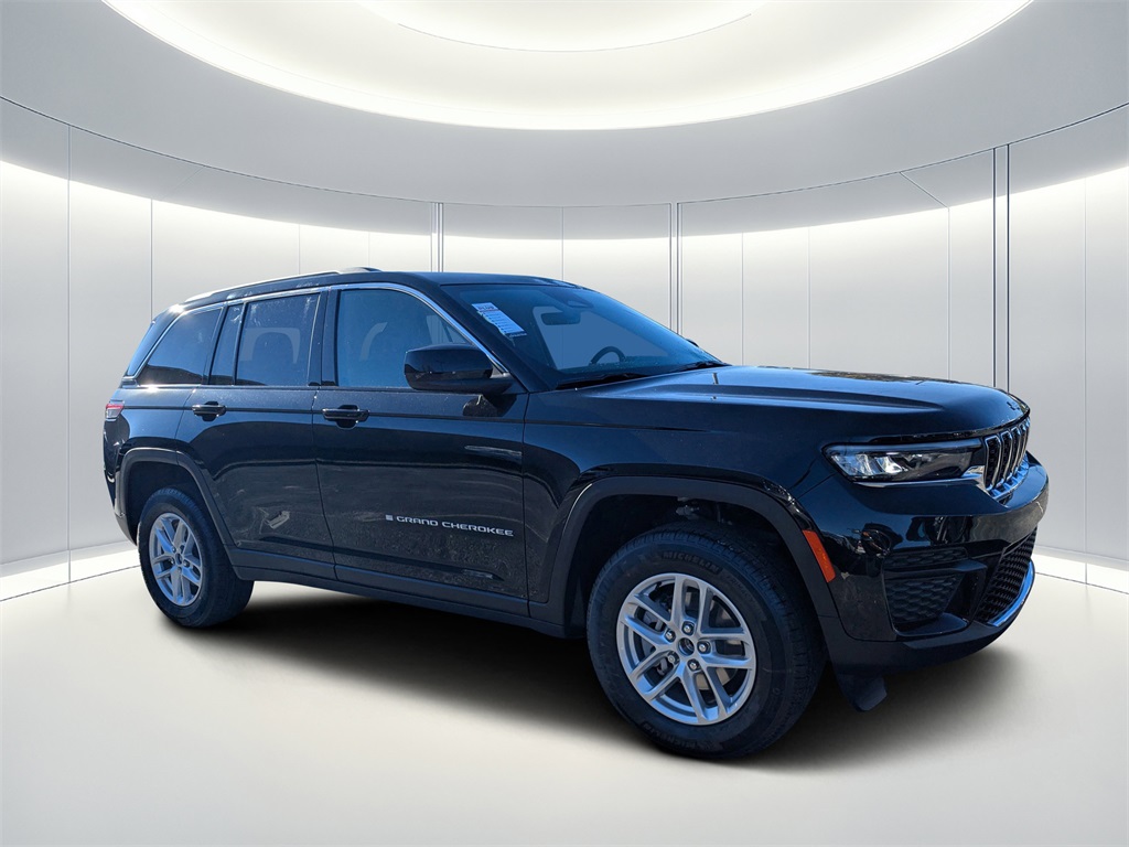 2025 Jeep Grand Cherokee Laredo's photo