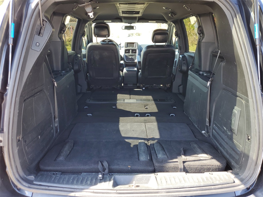 2013 Dodge Grand Caravan R/T photo 7