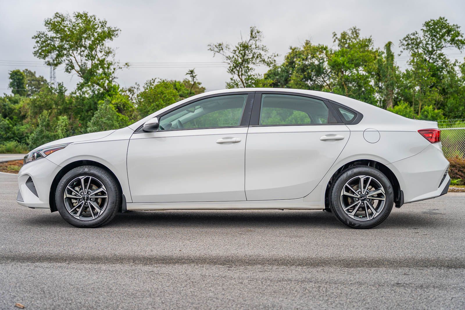 2024 Kia Forte LXS photo 3