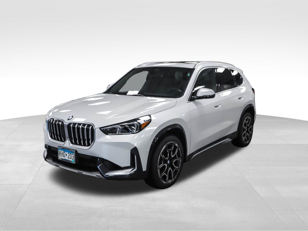 2023 BMW X1 28i's photo
