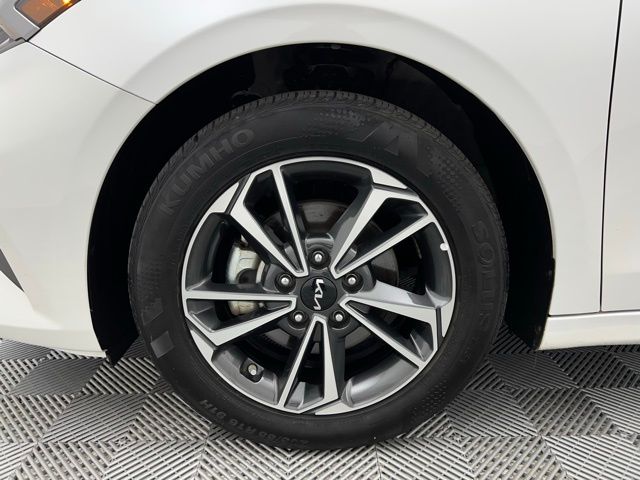 2024 Kia Forte LXS photo 31