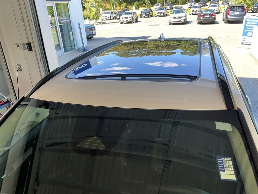 2023 Volvo XC40 AWD Ultimate photo 17