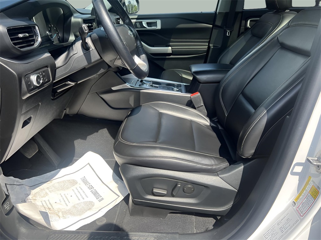 2022 Ford Explorer XLT photo 16