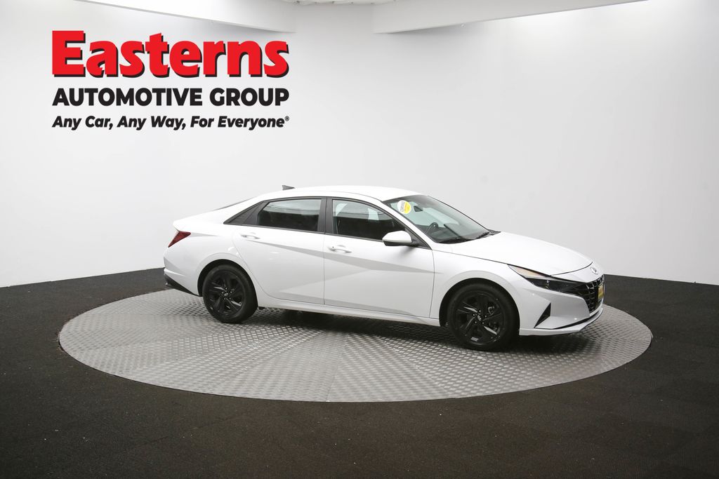 2022 Hyundai Elantra SEL Convenience photo 37