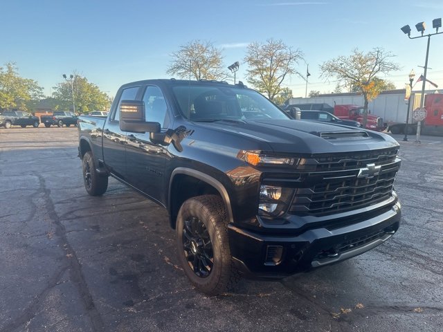 2026 Chevrolet Silverado 2500HD Custom photo 2