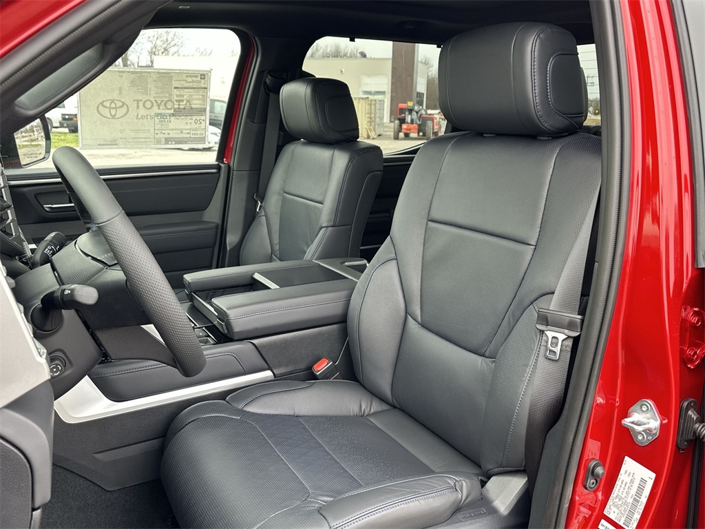 2025 Toyota Tundra Platinum CrewMax photo 11
