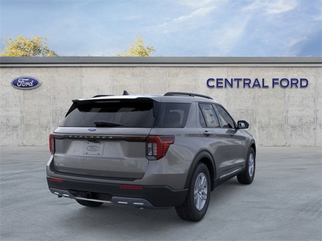 2025 Ford Explorer photo 8