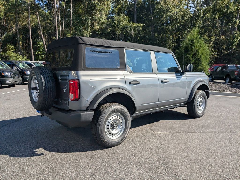 2025 Ford Bronco Base photo 4
