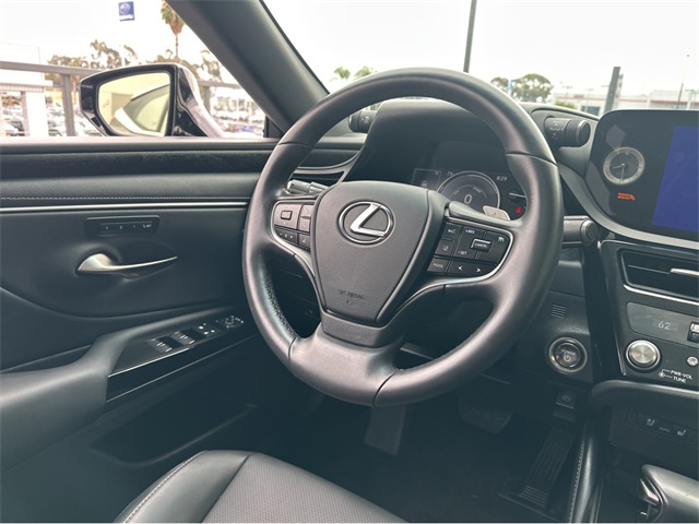 2025 Lexus ES 300h Premium photo 22