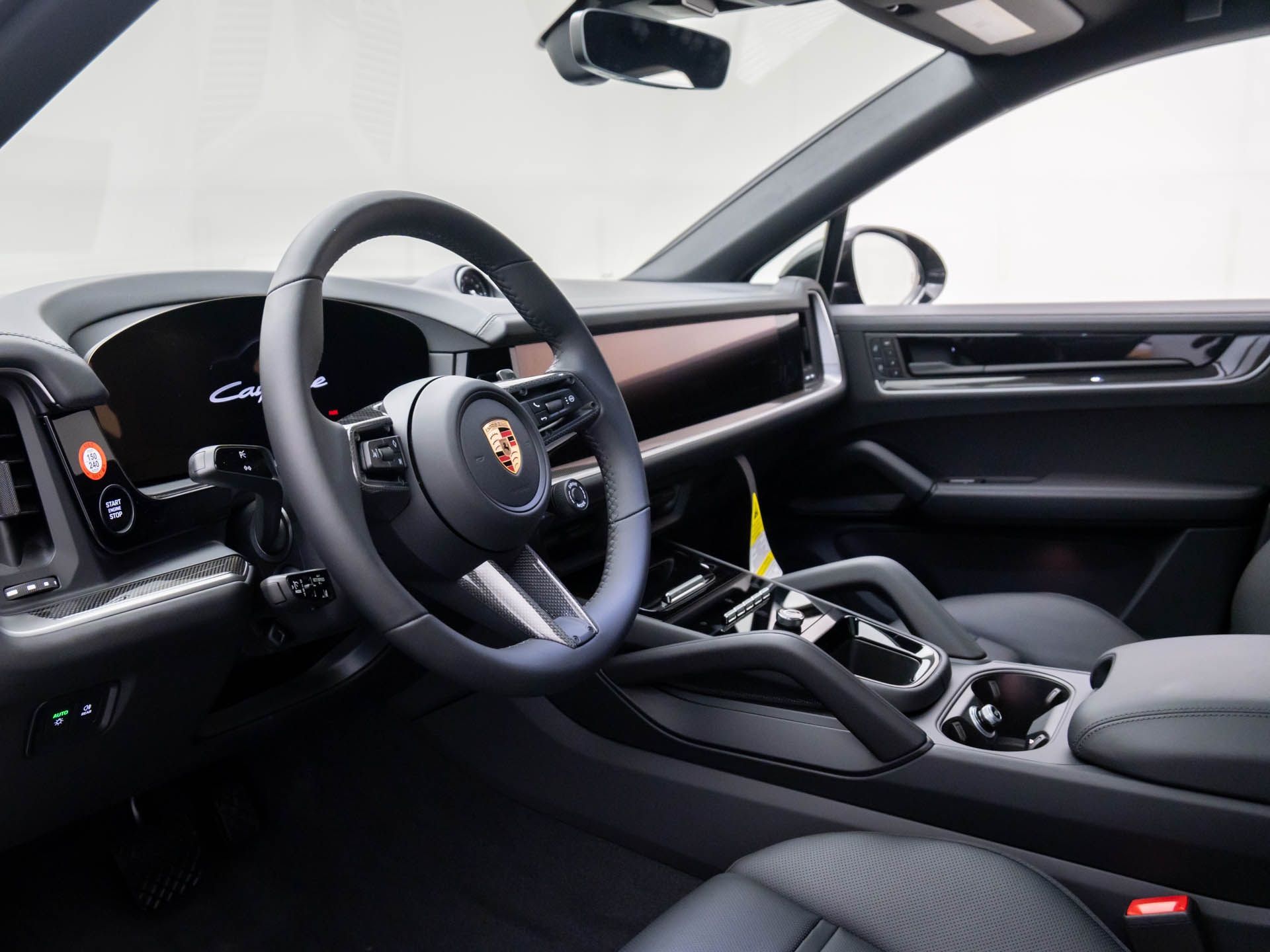 2025 Porsche Cayenne E-Hybrid Coupe photo 2