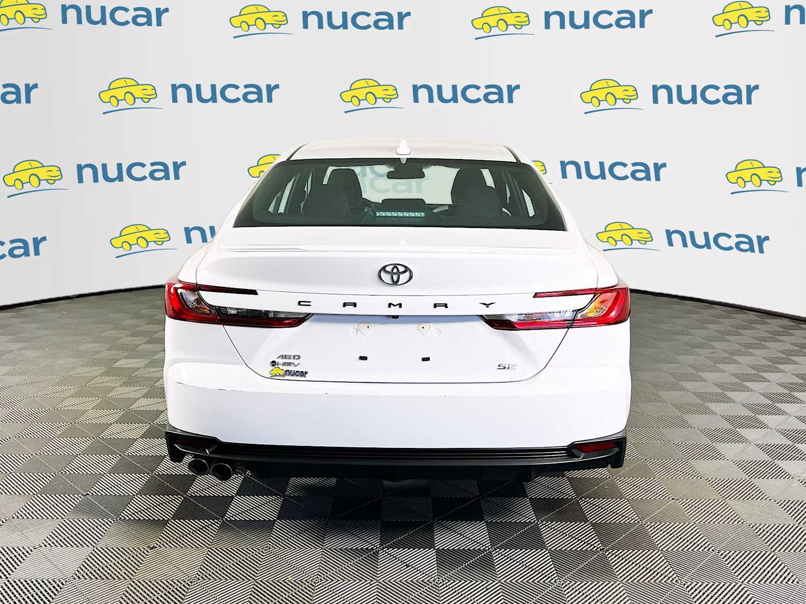 2025 Toyota Camry SE photo 4