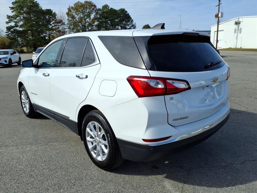 2018 Chevrolet Equinox LT photo 2