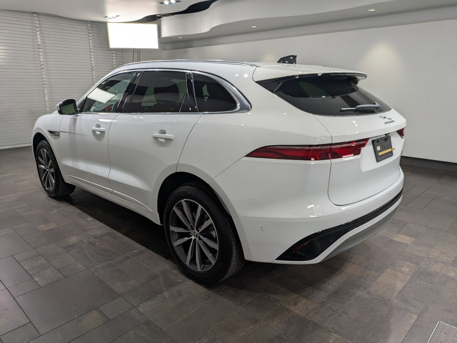 2026 Jaguar F-PACE P250 R-Dynamic S photo 4