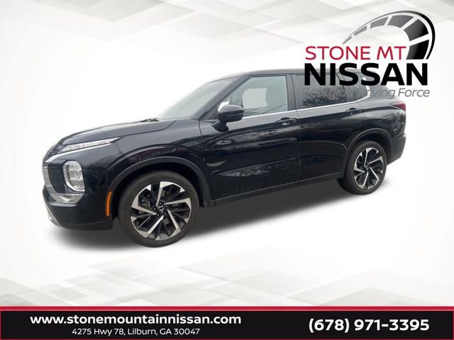 2024 Mitsubishi Outlander SE's photo