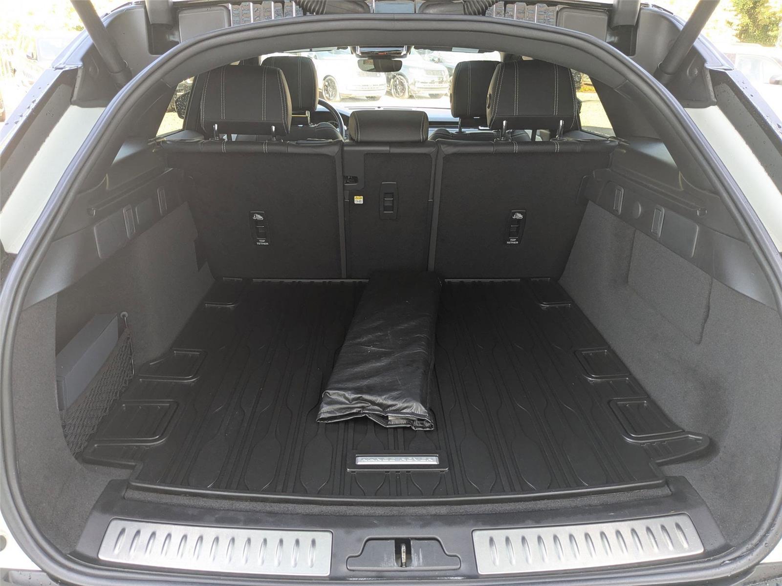 2022 Land Rover Range Rover Velar R-Dynamic S photo 24