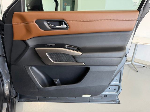 2022 Nissan Pathfinder Platinum photo 30