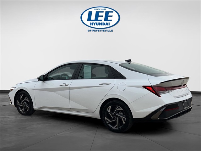 2025 Hyundai Elantra SEL Sport photo 4