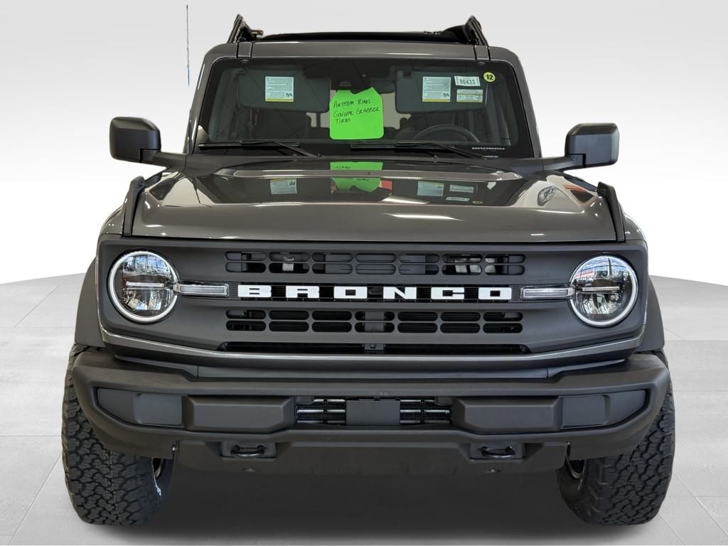 2025 Ford Bronco Base photo 3