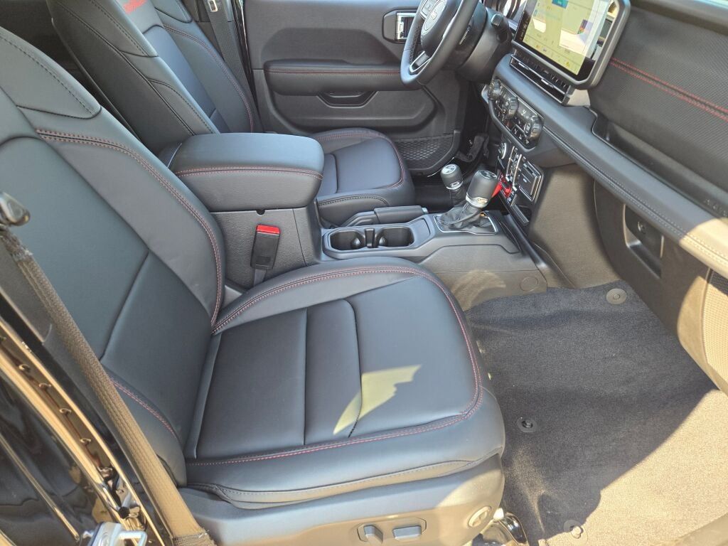 2025 Jeep Wrangler Rubicon X photo 4