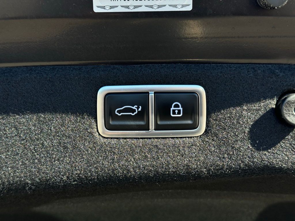 2025 Genesis G70 3.3T Sport Advanced photo 15