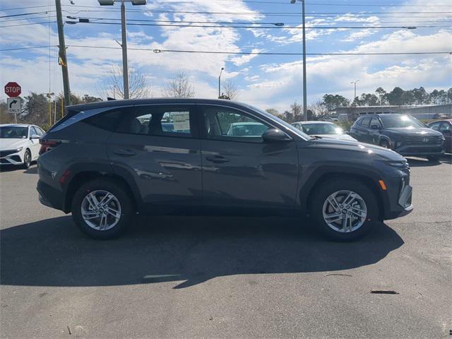 2025 Hyundai Tucson SE photo 4