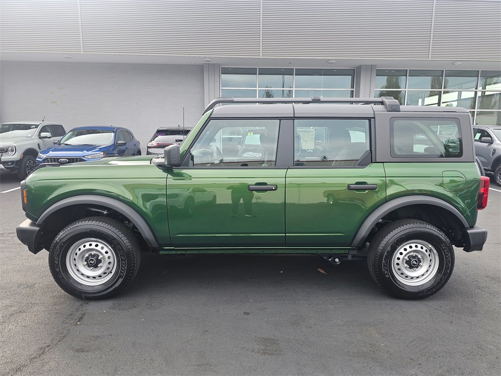 2025 Ford Bronco Base photo 4