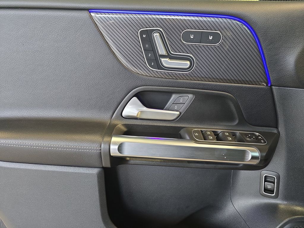 2022 Mercedes Benz GLB AMG 35 photo 26