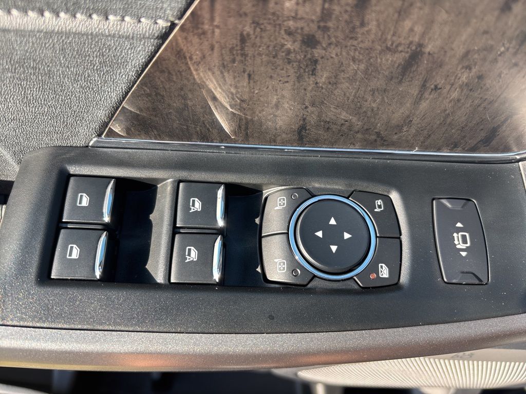 2025 Ford F-350 Lariat photo 17