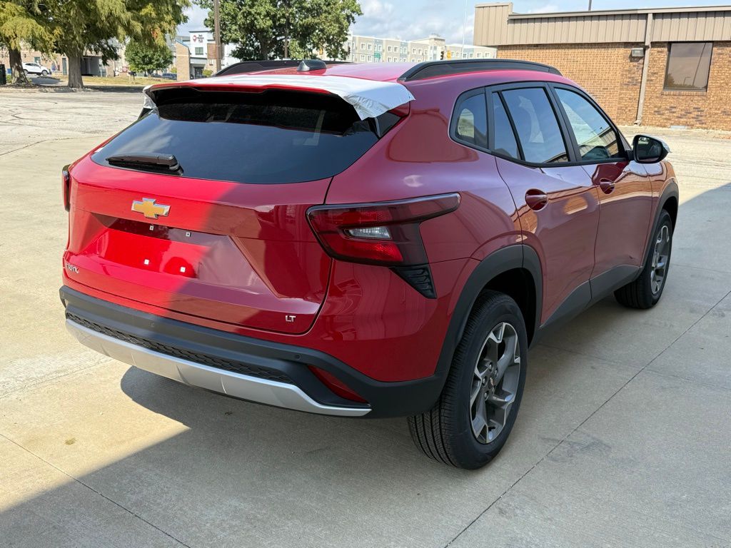 2026 Chevrolet Trax LT photo 7