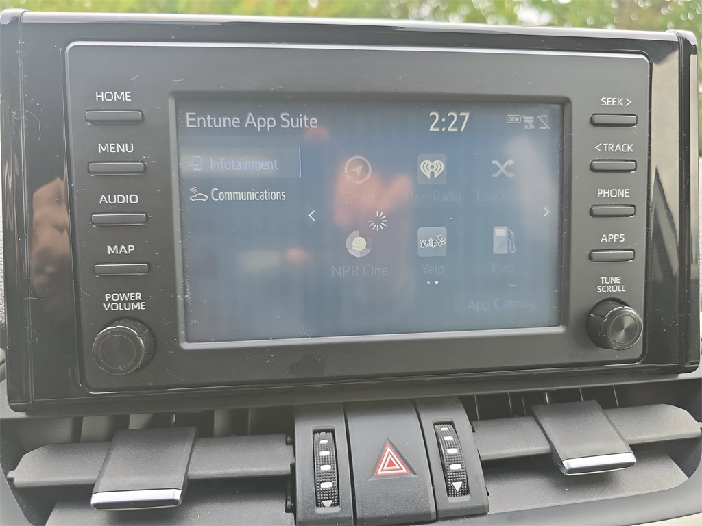2019 Toyota RAV4 XLE Premium photo 22