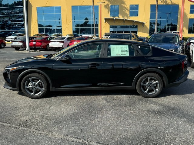 2025 Kia K4 LXS photo 2