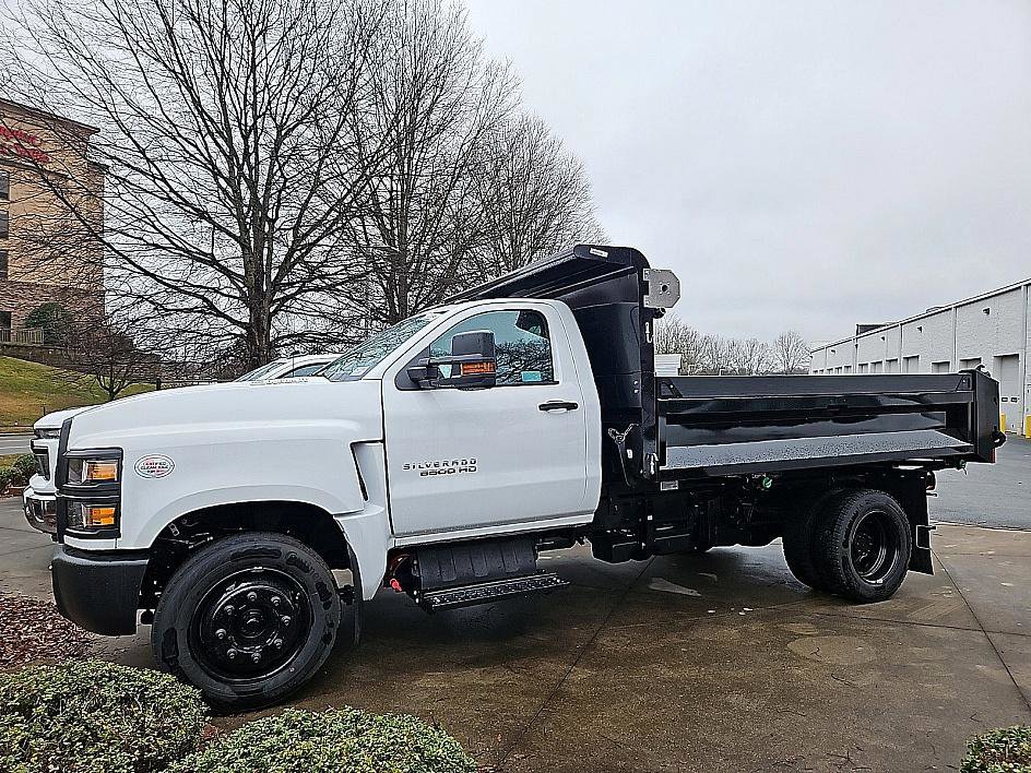 2024 Chevrolet Silverado 4500 Medium Duty Chassis Cab Work Truck's photo