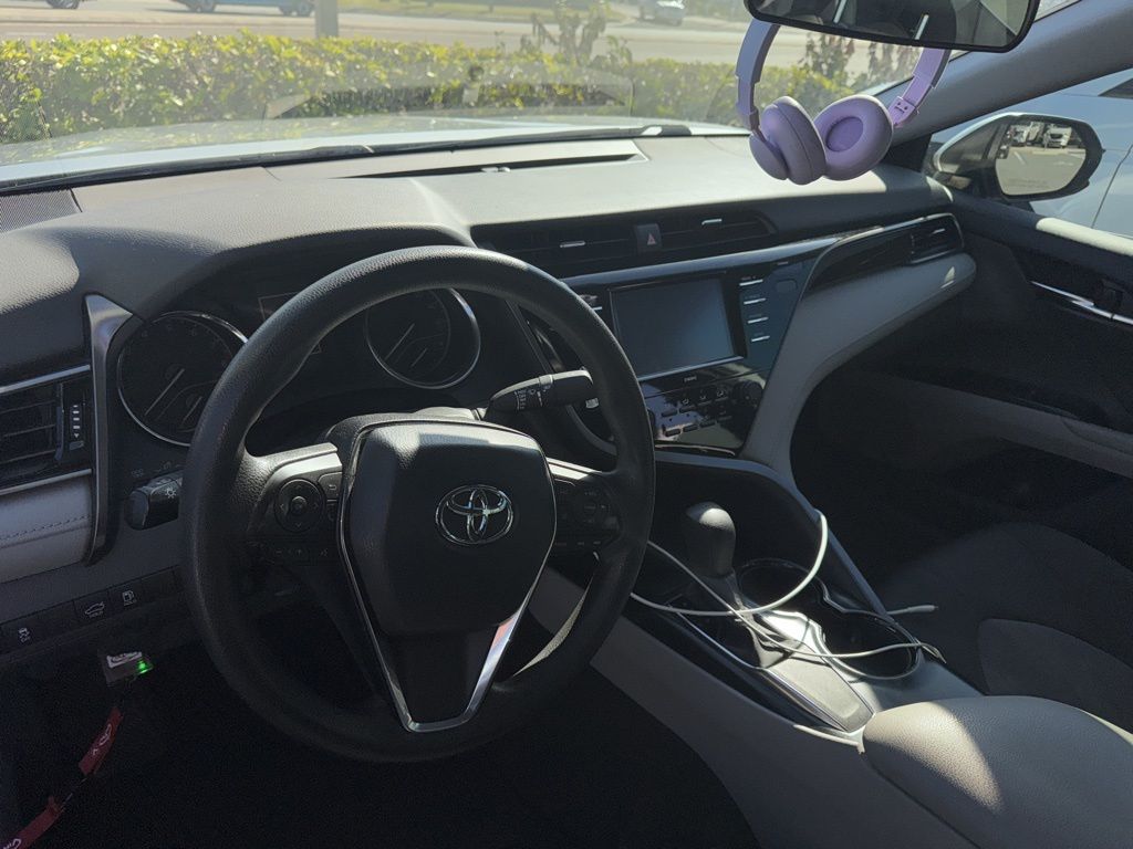 2020 Toyota Camry LE photo 4