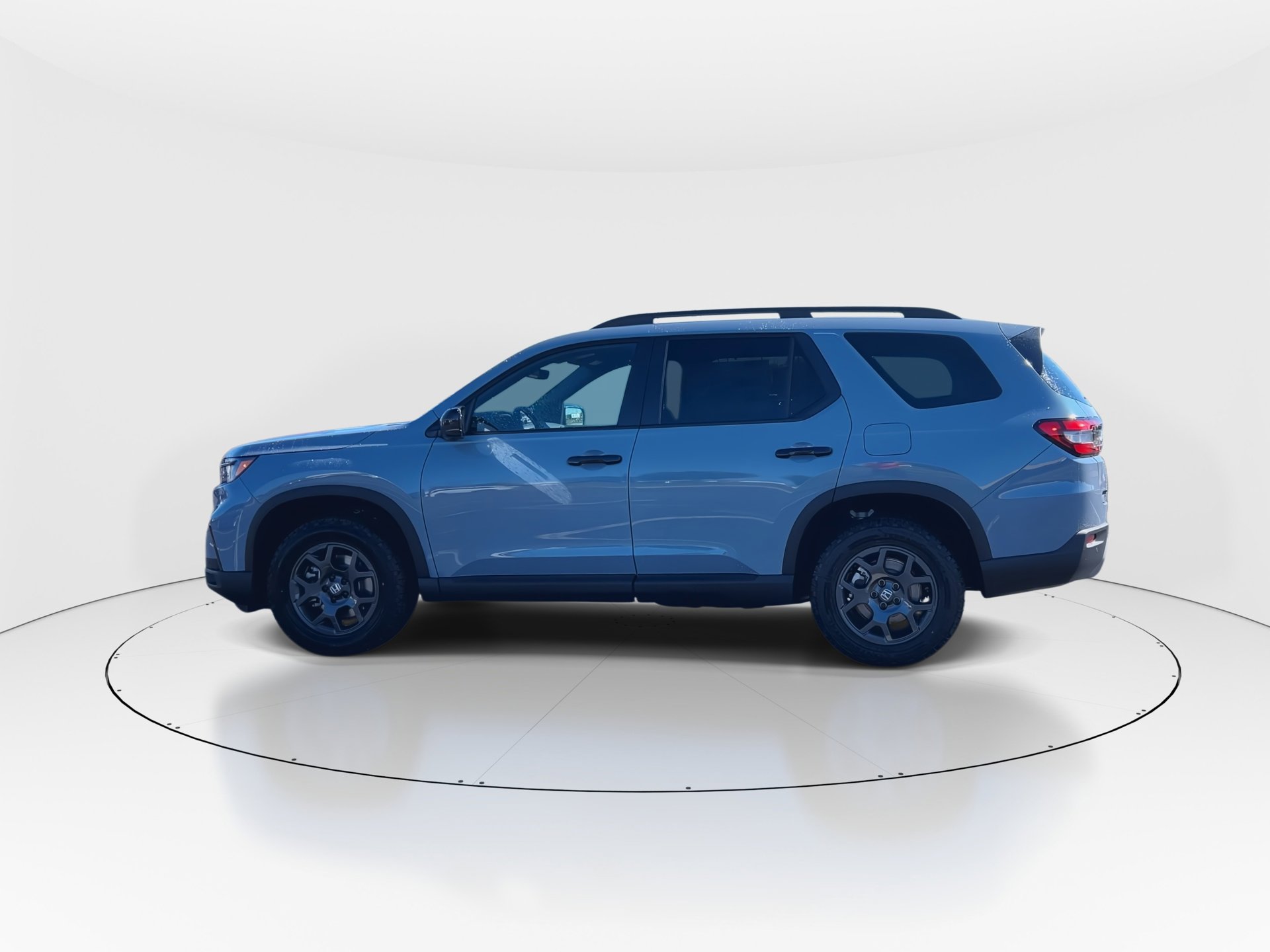 2025 Honda Pilot TrailSport photo 2