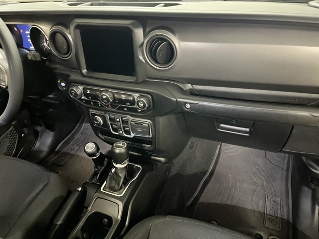 2023 Jeep Gladiator Willys photo 19