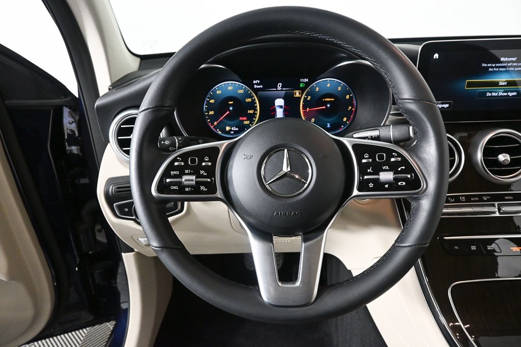 2022 Mercedes Benz GLC 300 photo 2