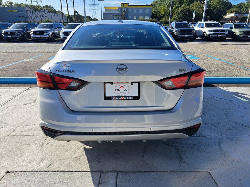 2023 Nissan Altima 2.5 SV photo 3