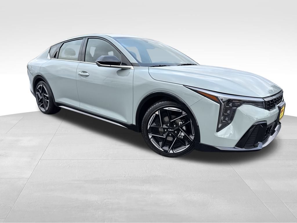 2025 Kia K4 GT-Line's photo