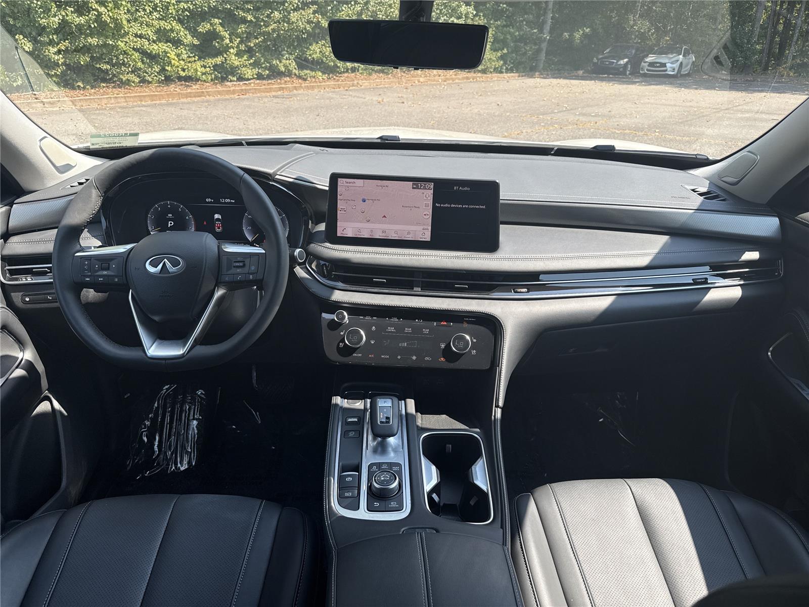 2025 Toyota RAV4 LE photo 9
