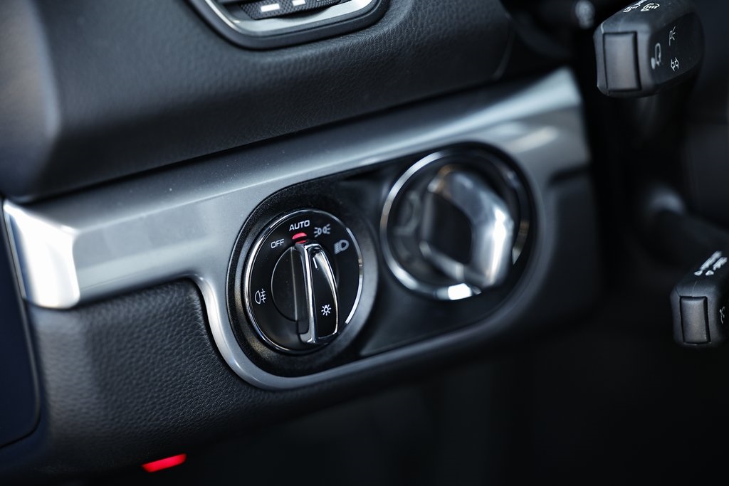 2025 Porsche Cayman photo 24