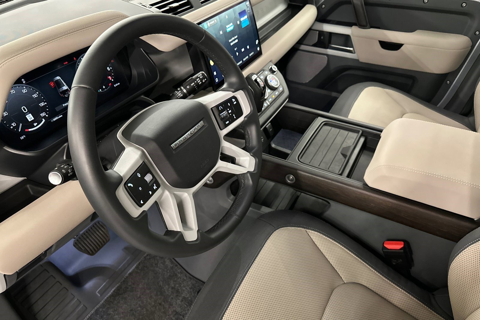 2023 Land Rover Defender X-Dynamic SE photo 4