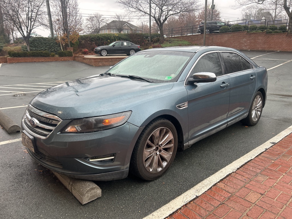 2010 Ford Taurus Limited's photo