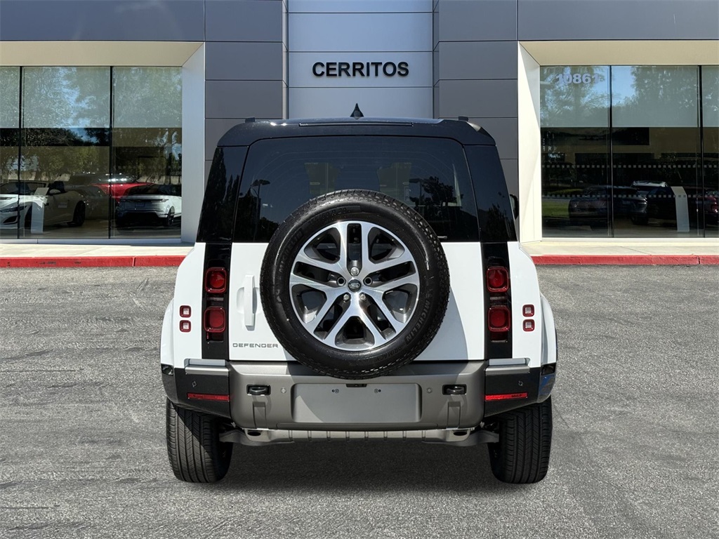 2025 Land Rover Defender 90 X-Dynamic SE photo 4