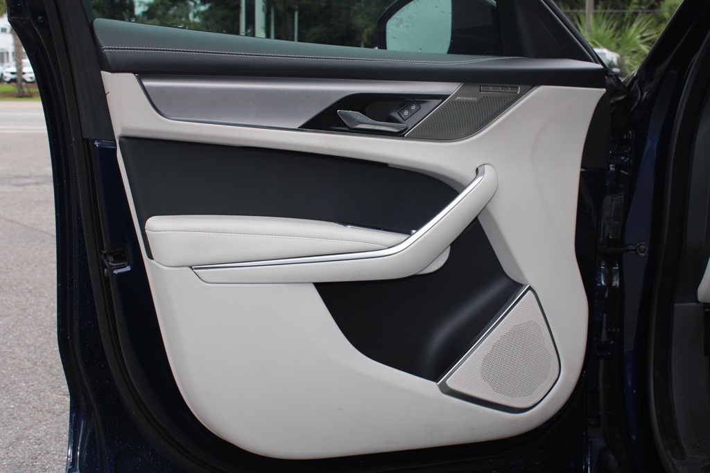 2024 Jaguar F-PACE R-Dynamic S P400 photo 8